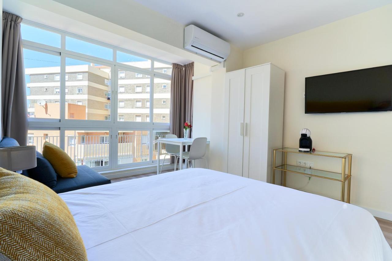 Malaguetabeach apartment Malaga Bagian luar foto